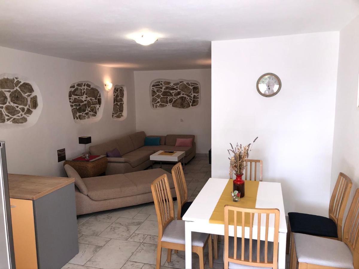 Apartments Trlika Kampor Kültér fotó