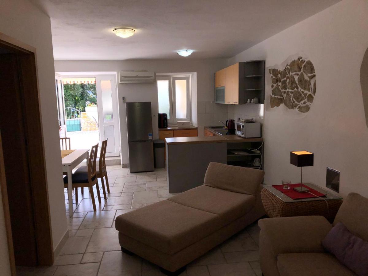 Apartments Trlika Kampor Kültér fotó