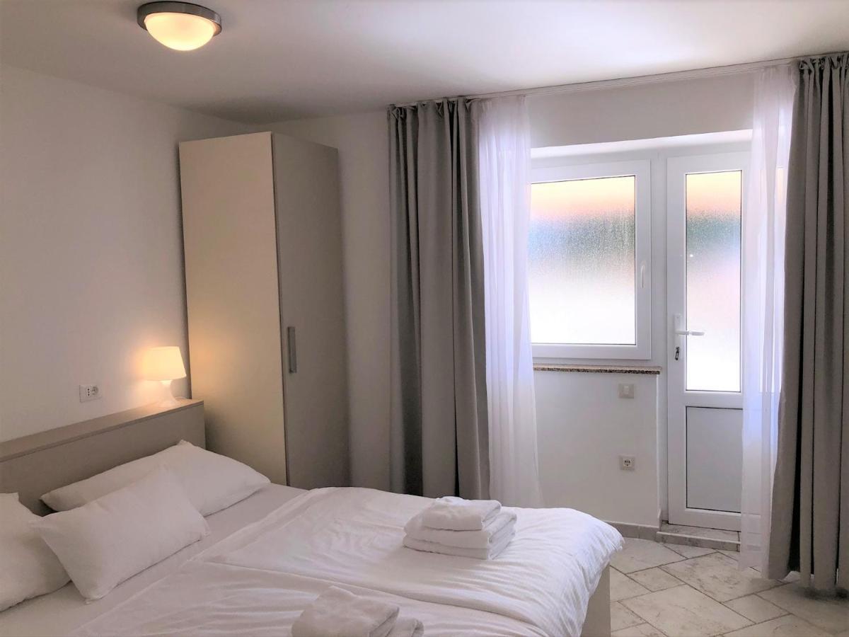 Apartments Trlika Kampor Kültér fotó