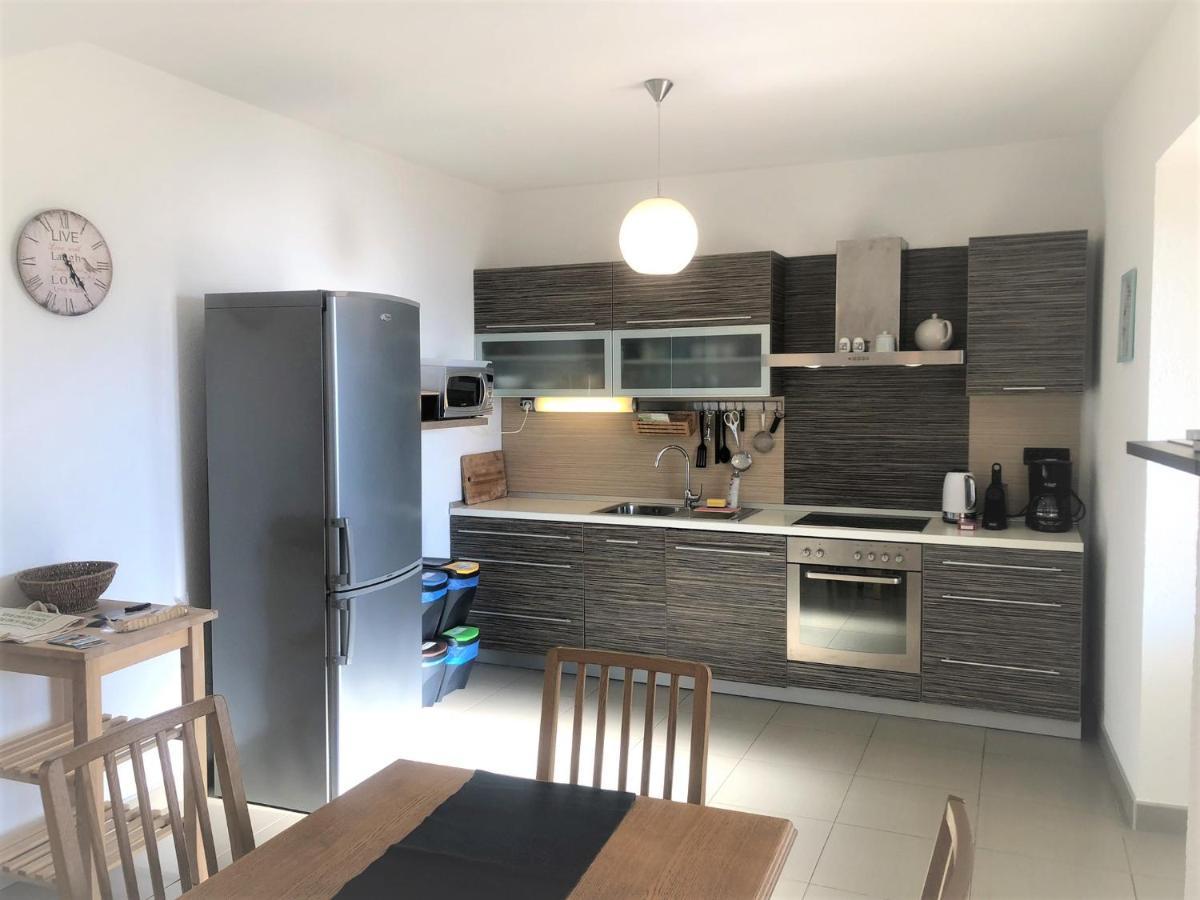 Apartments Trlika Kampor Kültér fotó