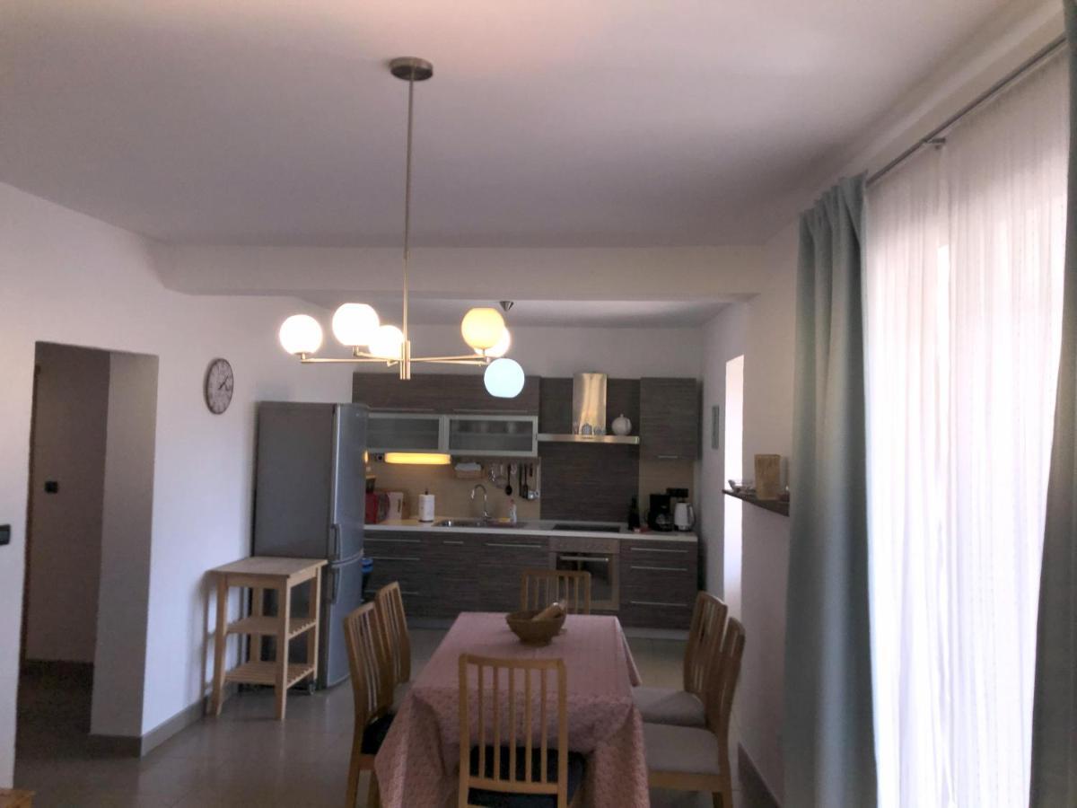 Apartments Trlika Kampor Kültér fotó