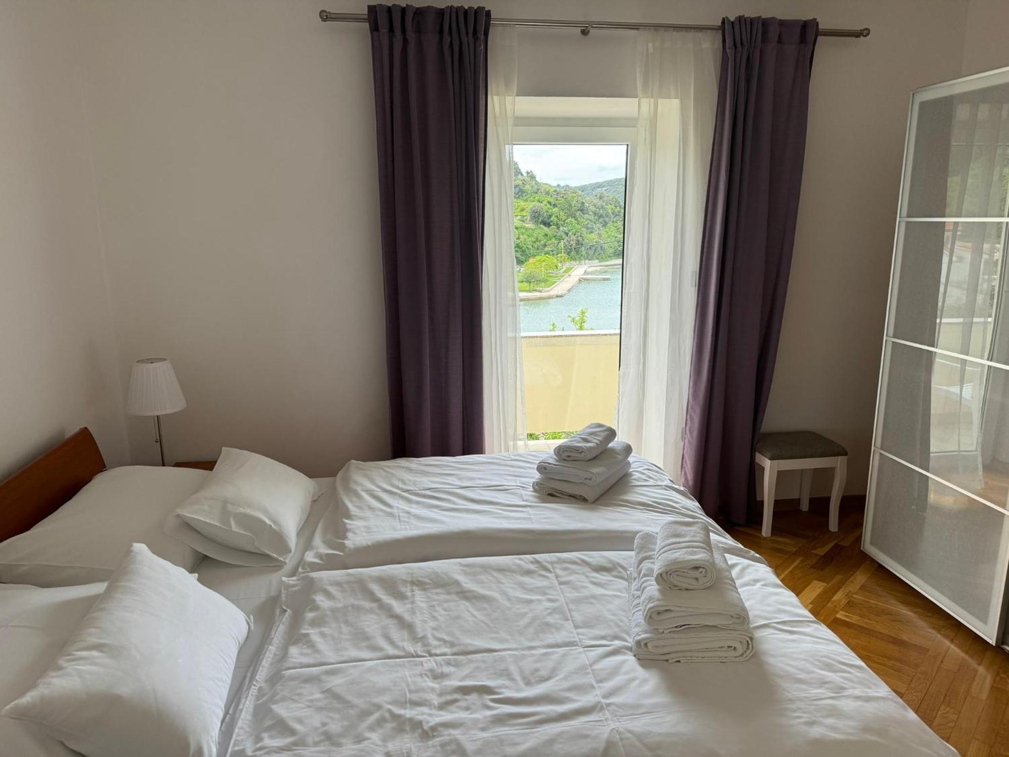 Apartments Trlika Kampor Kültér fotó