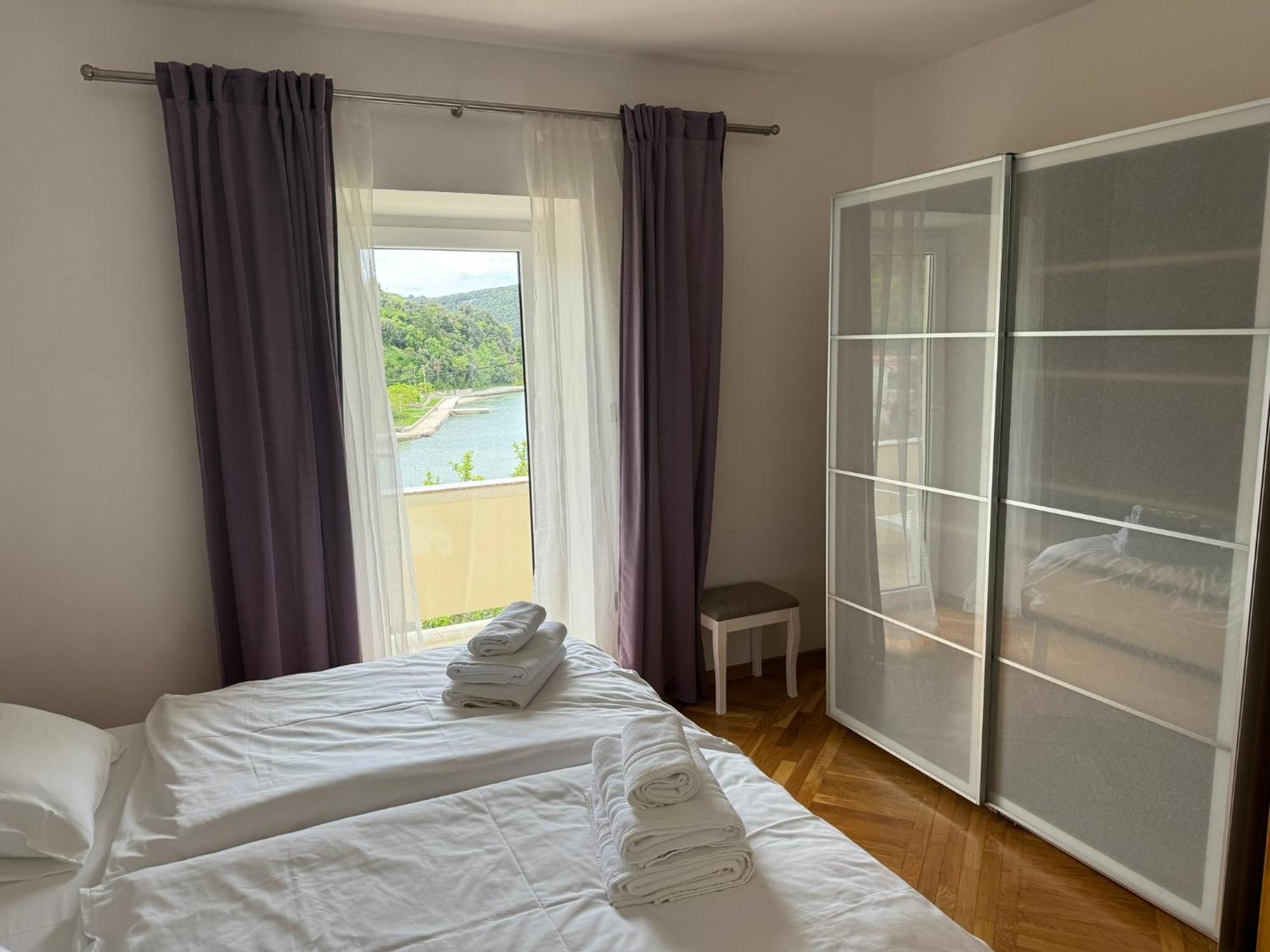 Apartments Trlika Kampor Kültér fotó