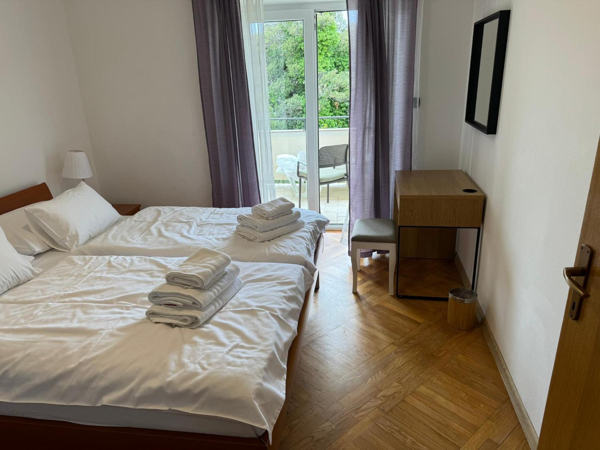 Apartments Trlika Kampor Kültér fotó